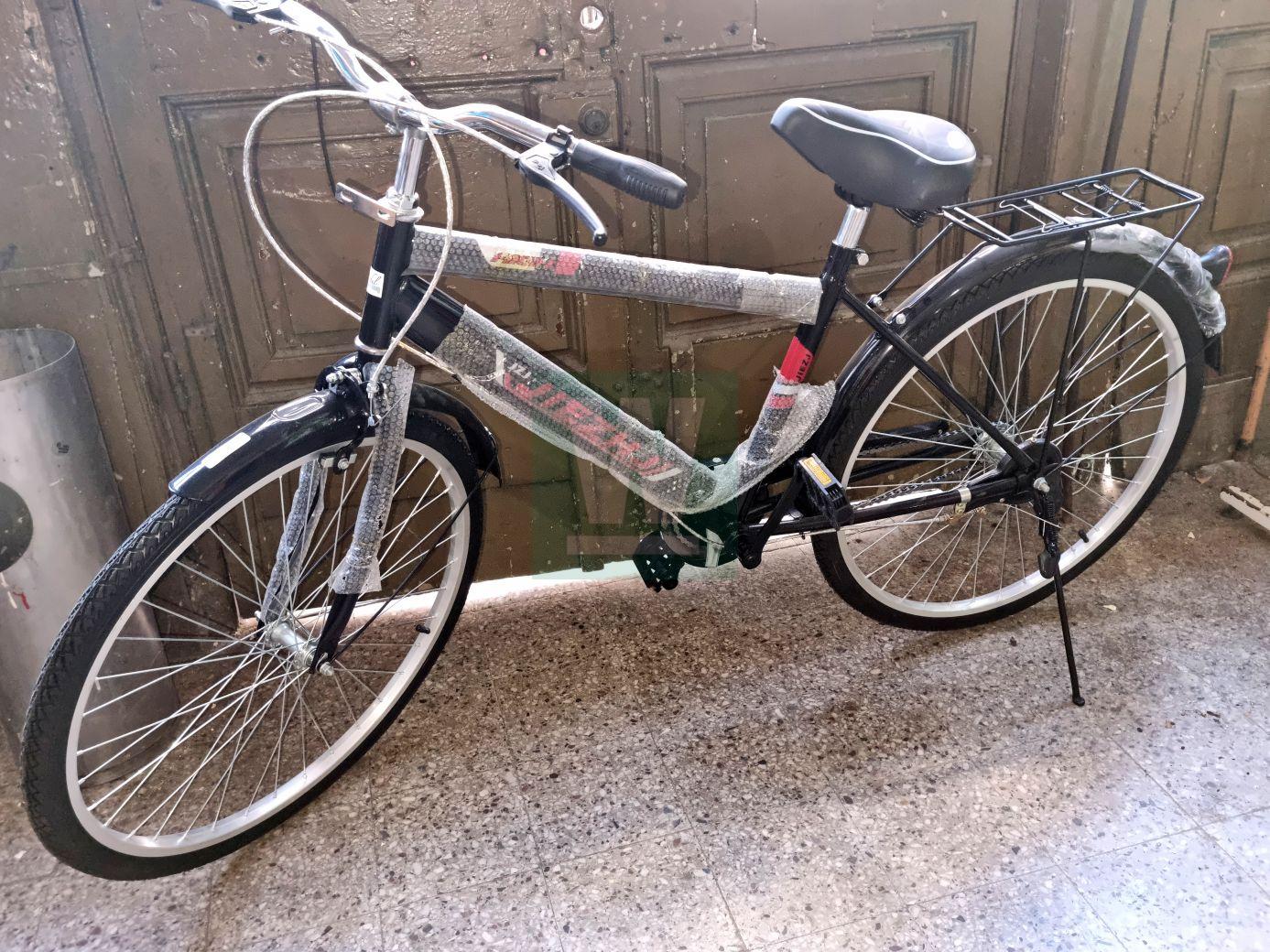 LOTE 17 - BICICLETA DE PASEO RODADO 26, NEGRA