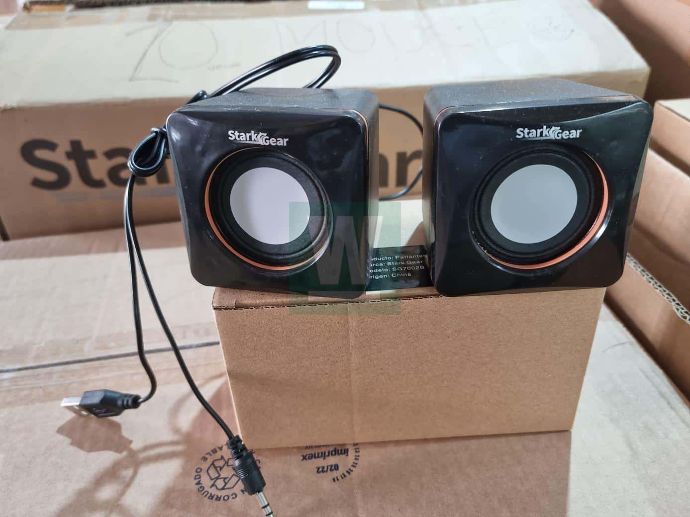 LOTE 71 - 24 PARES DE PARLANTES DE PC PUERTO USB