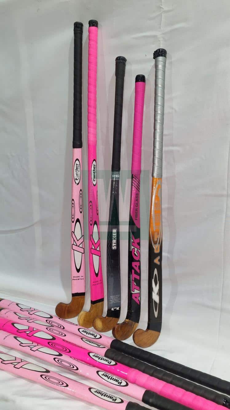 LOTE 048.1 PALOS DE HOCKEY 10