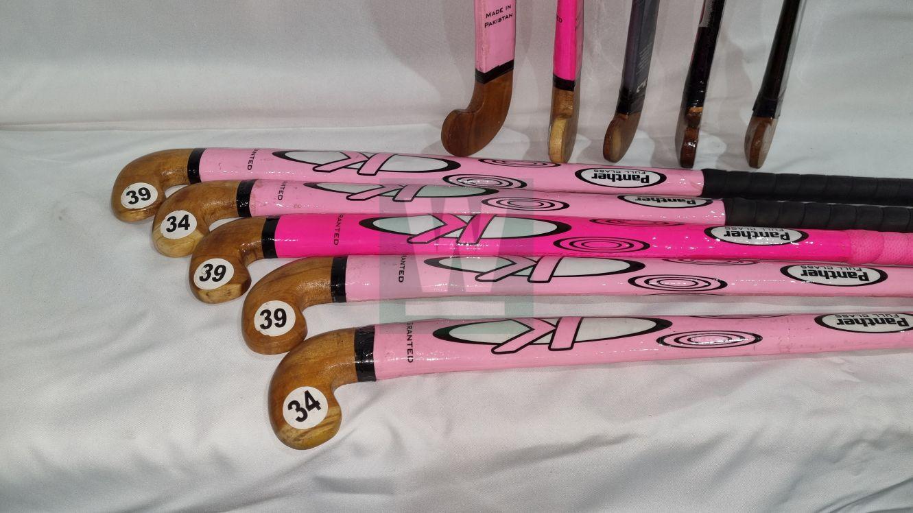 LOTE 048.2 PALOS DE HOCKEY 10.