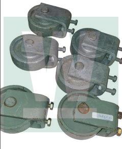 LOTE 053 LOTE DE 3 PARES DE RUEDAS PARA PORTONES