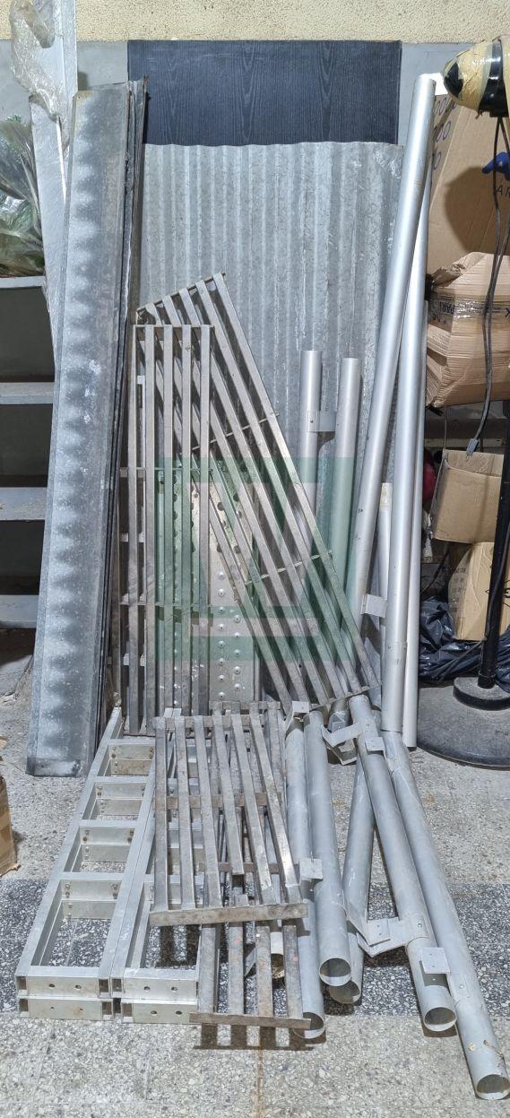 LOTE 058 LOTE DE CHAPA ACANALADA, BABETAS GALVANIZADAS Y OTROS EN ALUMINIO